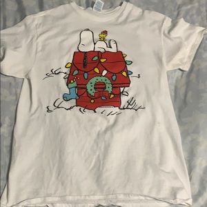 white Peanuts christmas tee